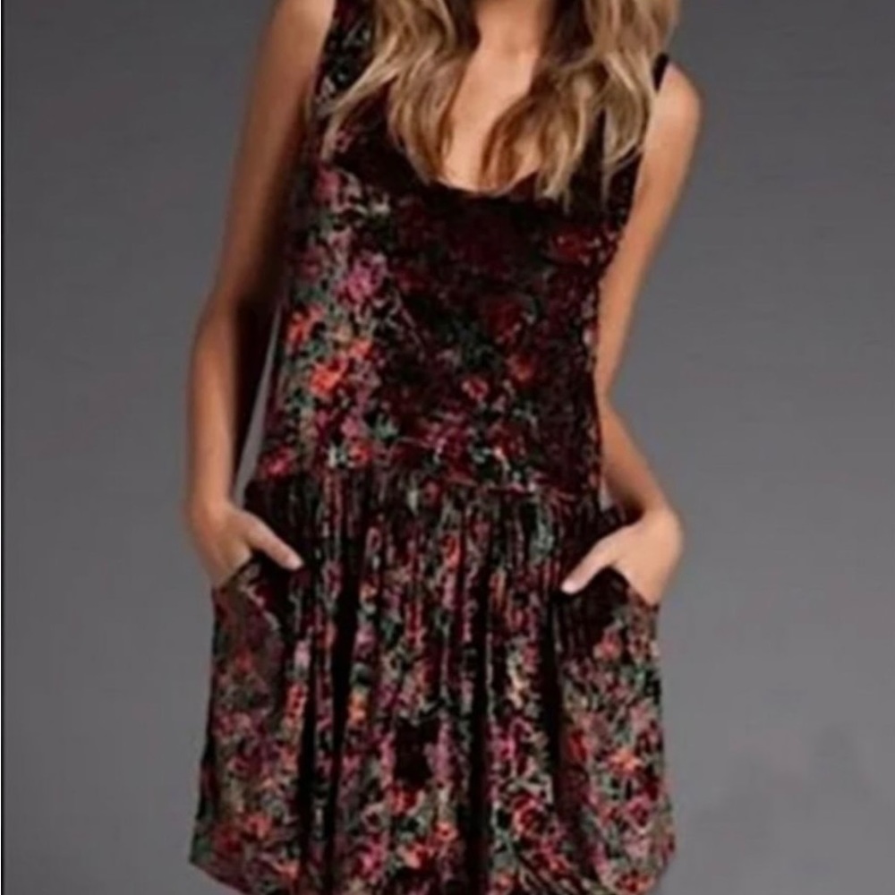 Free People Velvet Floral Print Sleeveless
Drop Waist Mini Dress Women's Medium